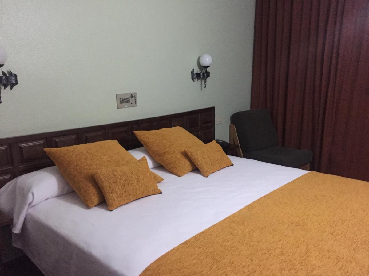 Hotel Folch 생쥴리아데로리아 외부 사진