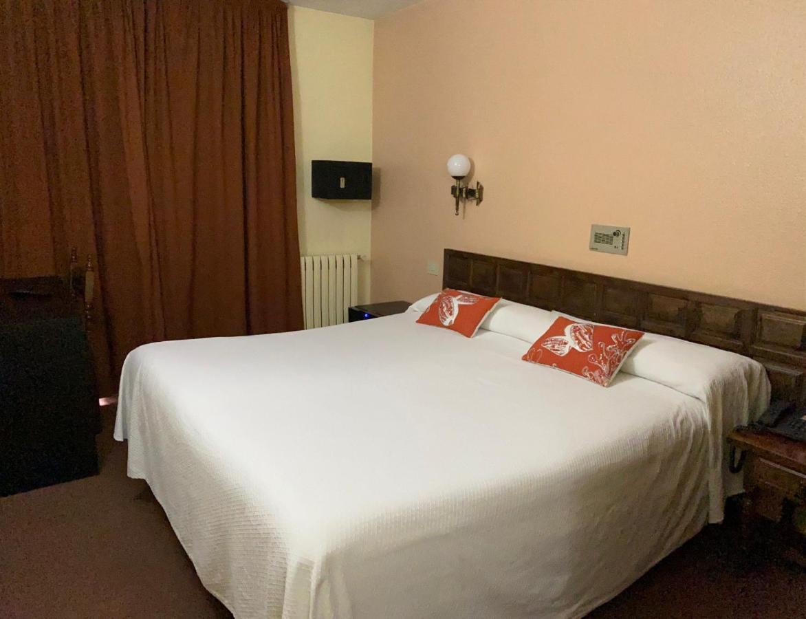 Hotel Folch 생쥴리아데로리아 객실 사진