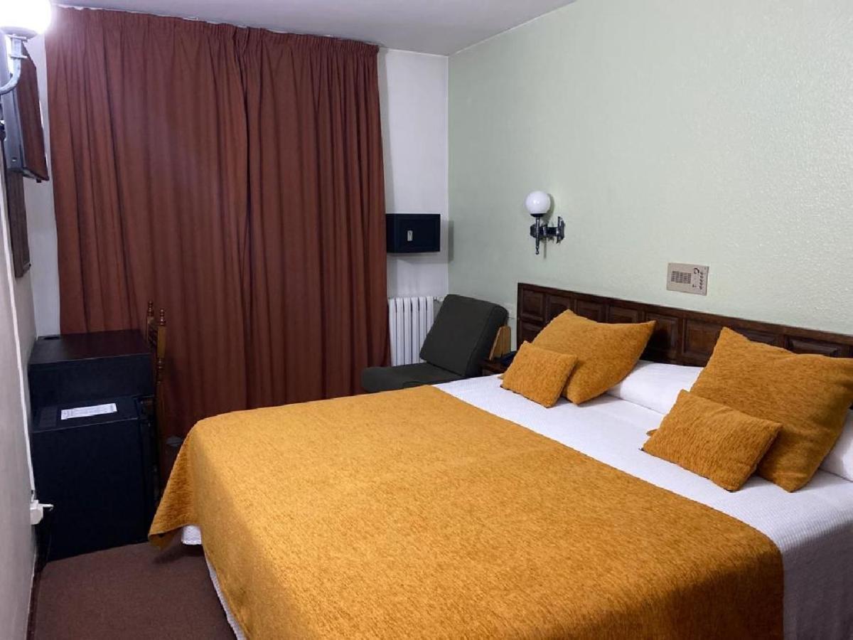 Hotel Folch 생쥴리아데로리아 외부 사진