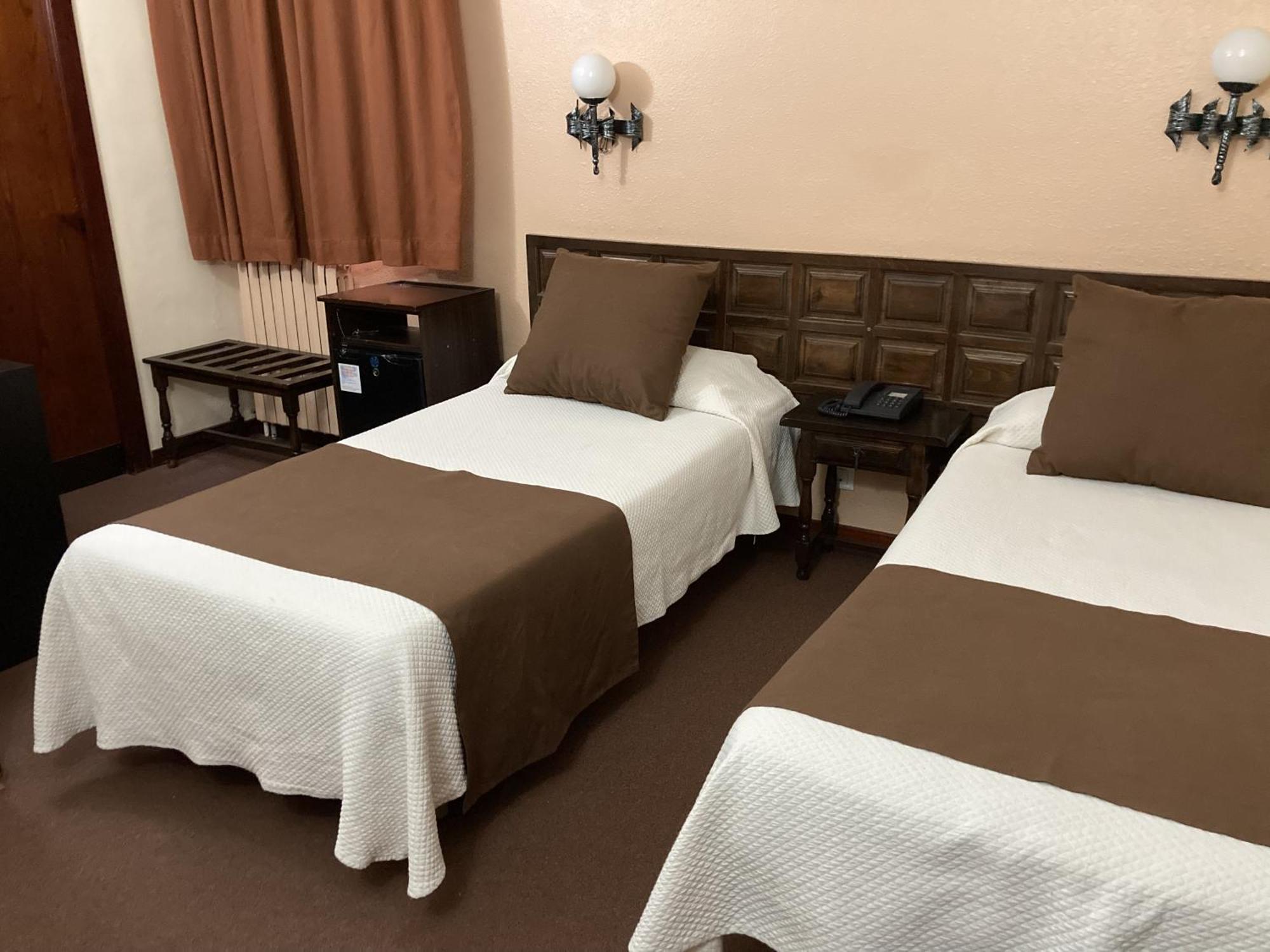 Hotel Folch 생쥴리아데로리아 외부 사진