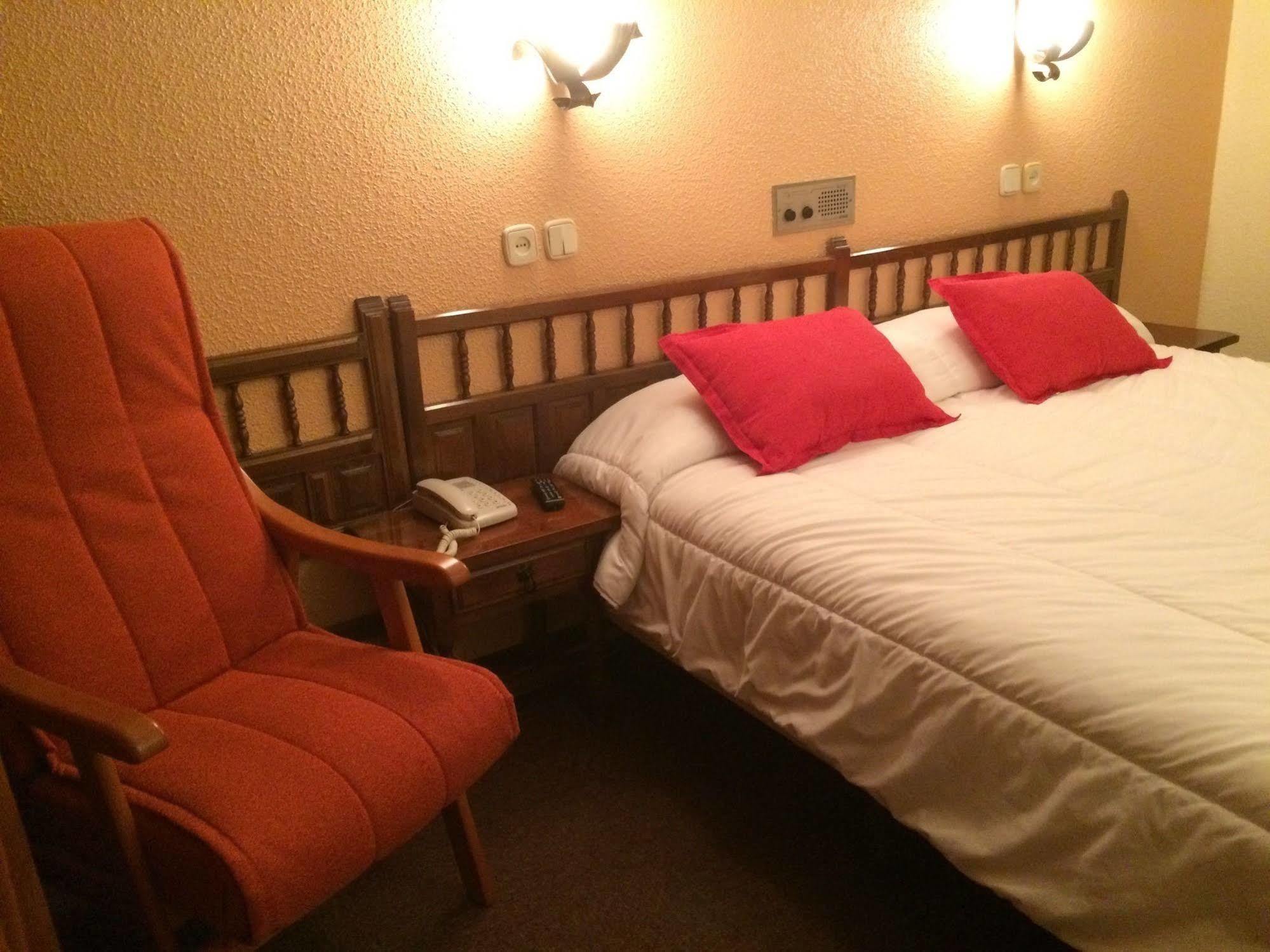 Hotel Folch 생쥴리아데로리아 외부 사진