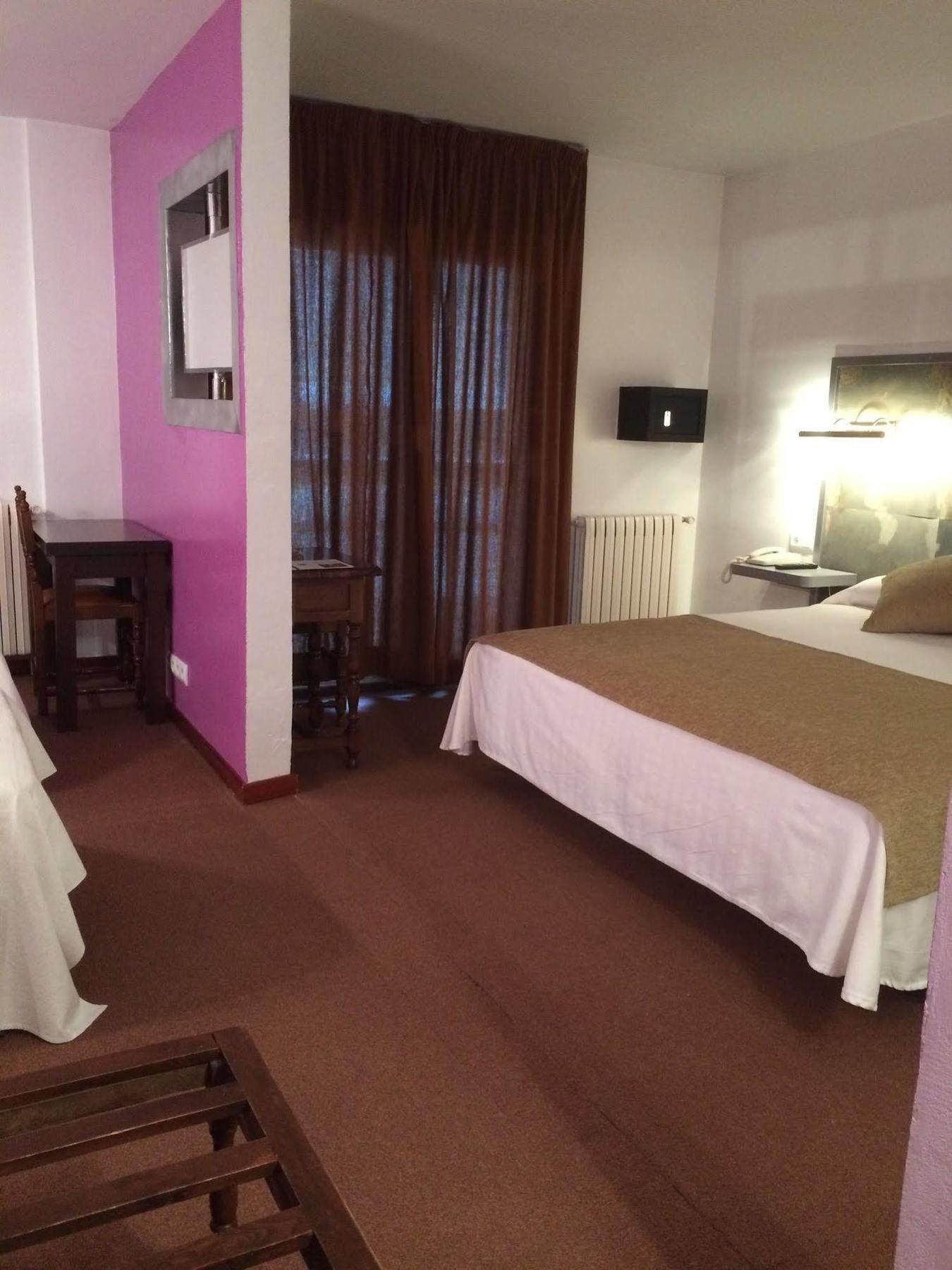 Hotel Folch 생쥴리아데로리아 외부 사진