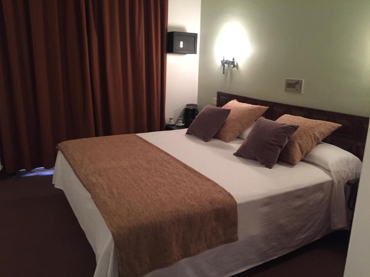 Hotel Folch 생쥴리아데로리아 외부 사진